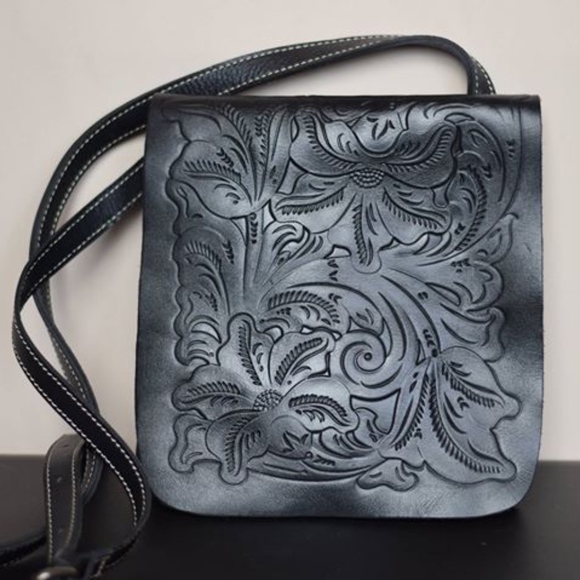 Patricia Nash Handbags - 💖HP💖 Patricia Nash Tooled Granada Crossbody